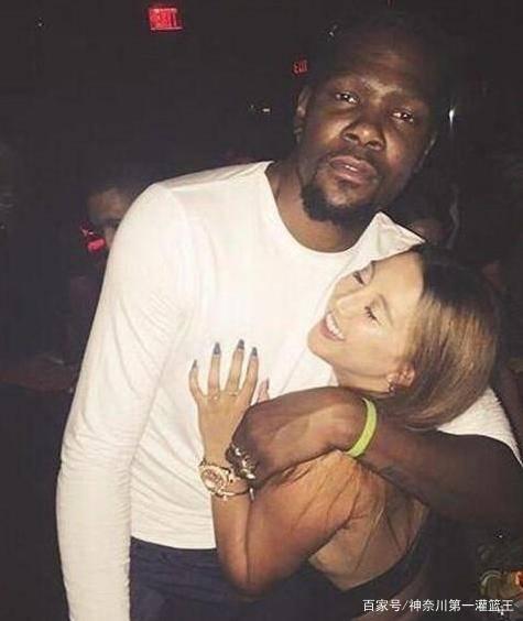 杜兰特八卦爆料视频播放,揭秘篮球巨星背后的故事 第1张 杜兰特八卦爆料视频播放,揭秘篮球巨星背后的故事 第1张